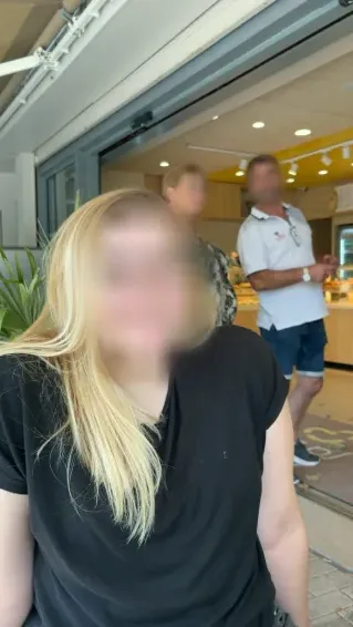 Antonia, 21