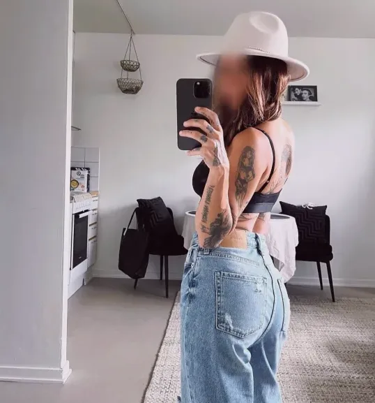 Christina, 27