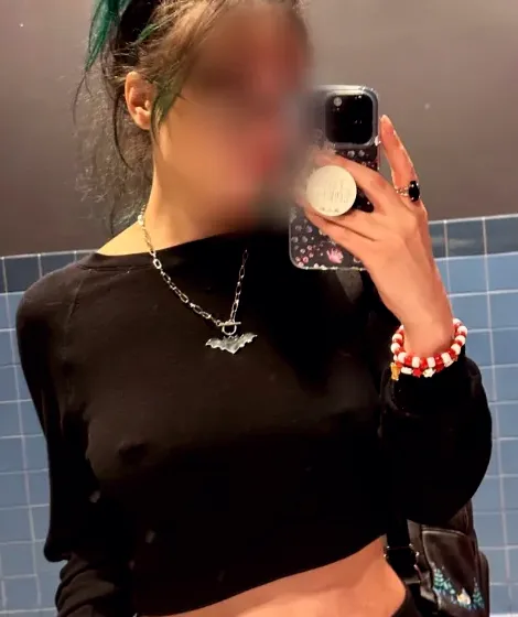 Hanna, 28