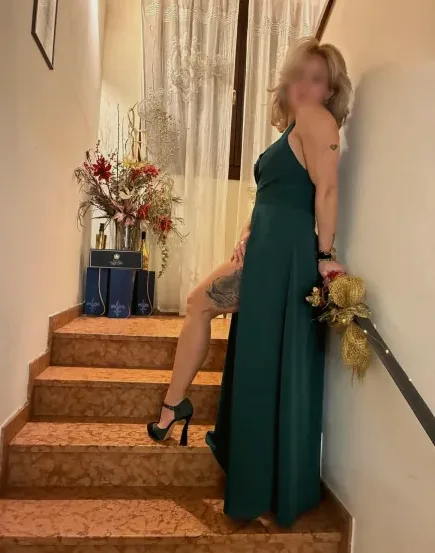 Melina, 39