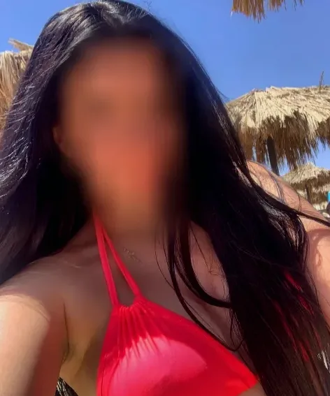 Mia, 31