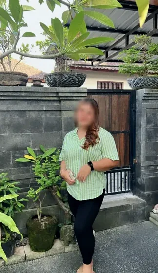 Nadja, 39