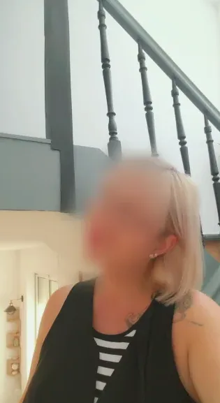 Neele, 37