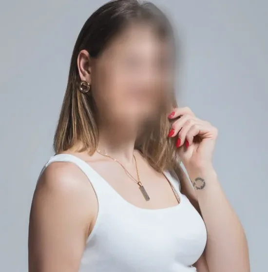Nicole, 34