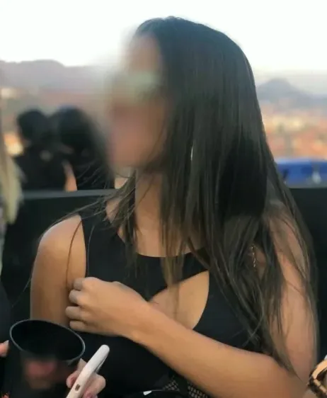 Pia, 23