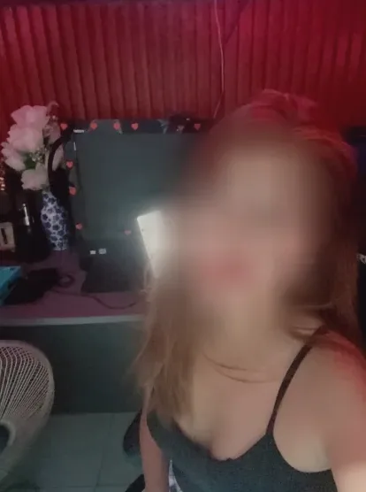 Simone, 32